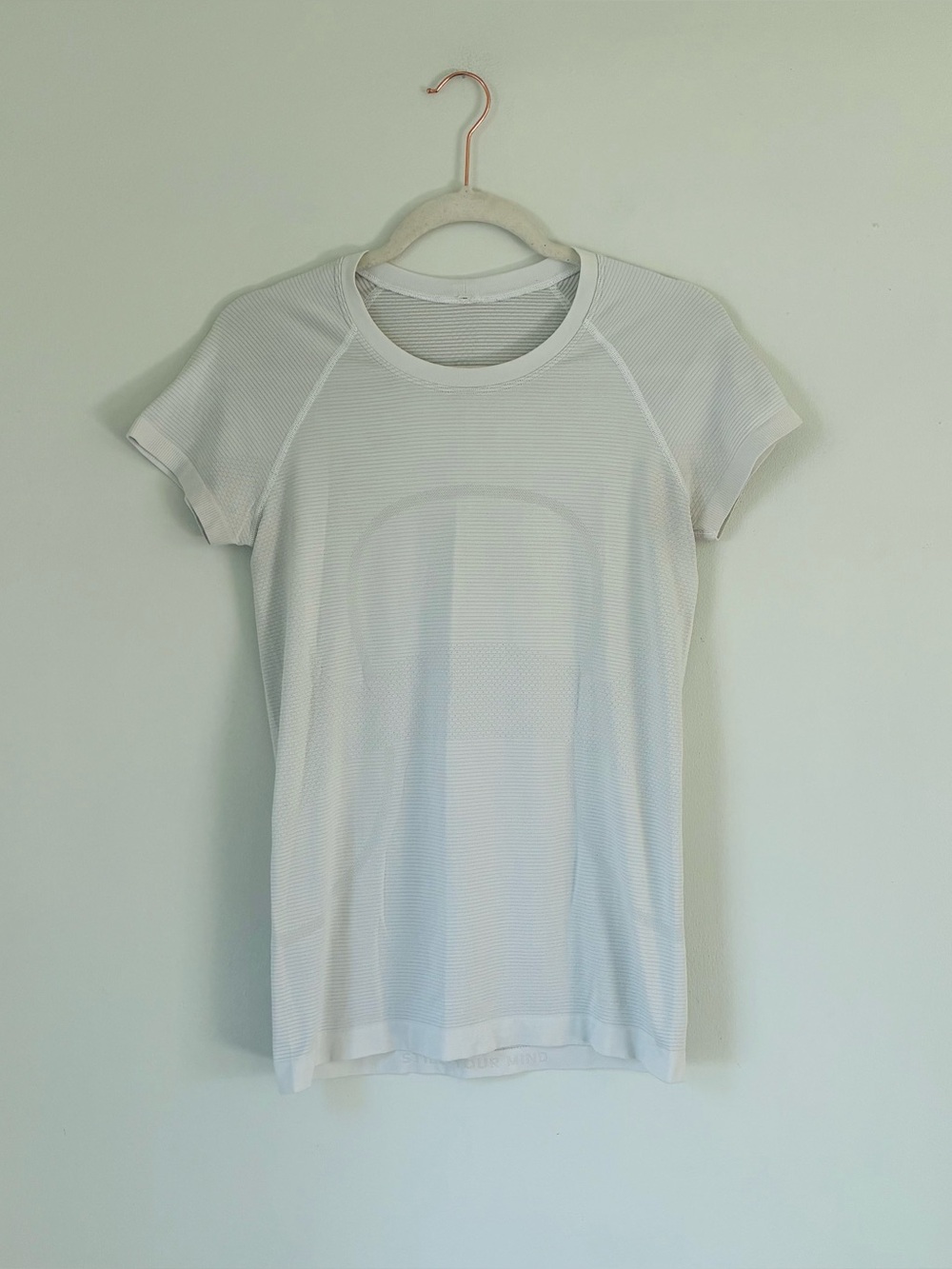 Lululemon Swiftly Tech Short Sleeve Shirt Off White Size 8